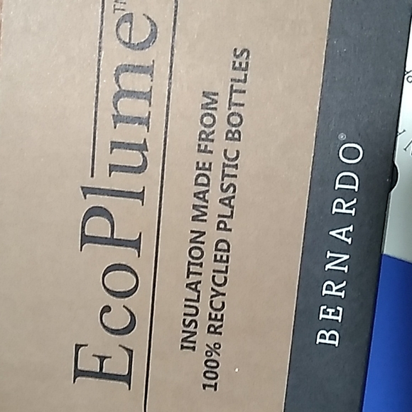 Bernardo XS Packable Hooded fill Coat with Bib - Picture 15 of 16